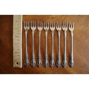 Oneida RAPHAEL Stainless Distinction Deluxe Silverware HH: 8x Cocktail Fork Lot